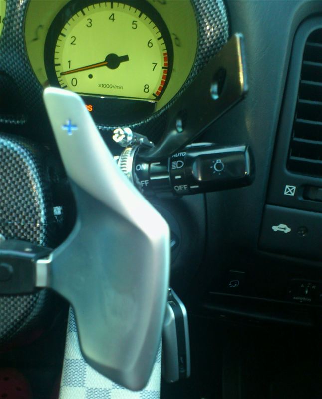 アリストのボス交換(自分の)と社外ハンドルへ交換(友達の)（トヨタ