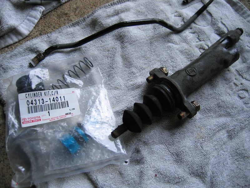 クラッチレリーズシリンダーオーバーホール（トヨタ マークII・X100系