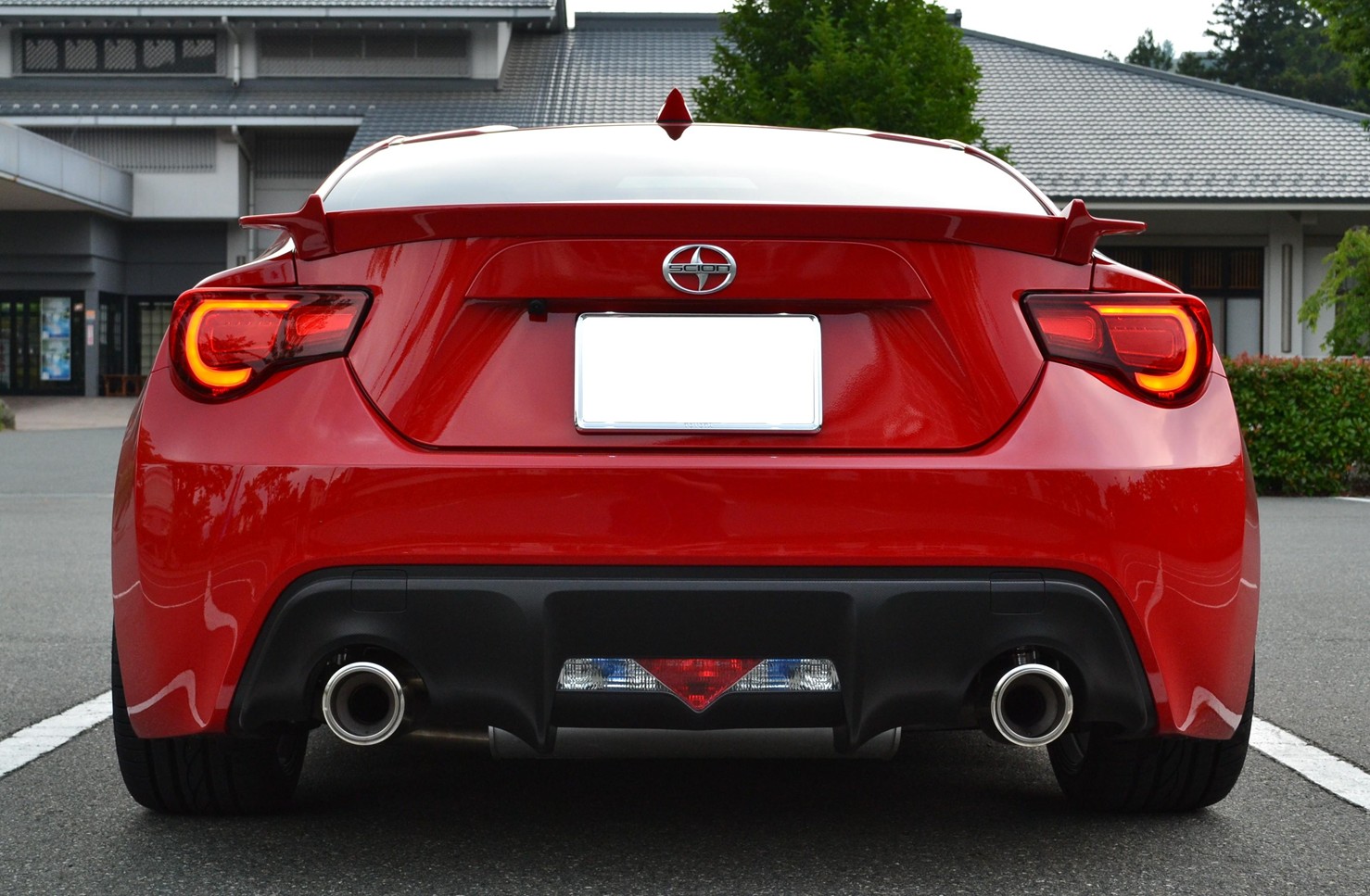 TOM'S LEDテールランプ取付け（トヨタ 86・ZN6）by Qoo134 - みんカラ