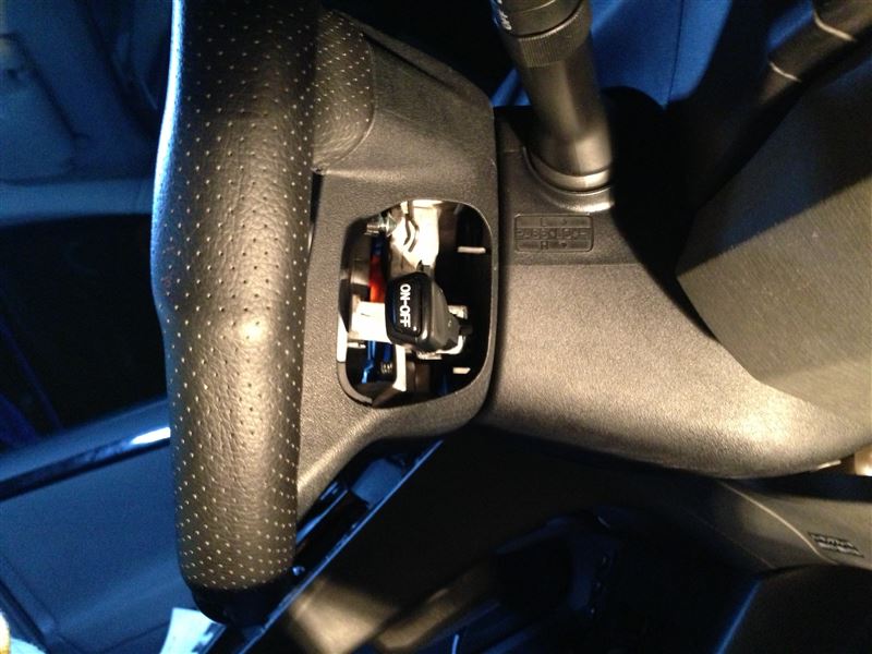 ステアリングスイッチの基盤をLED打ち変え済み基盤に交換！（トヨタ