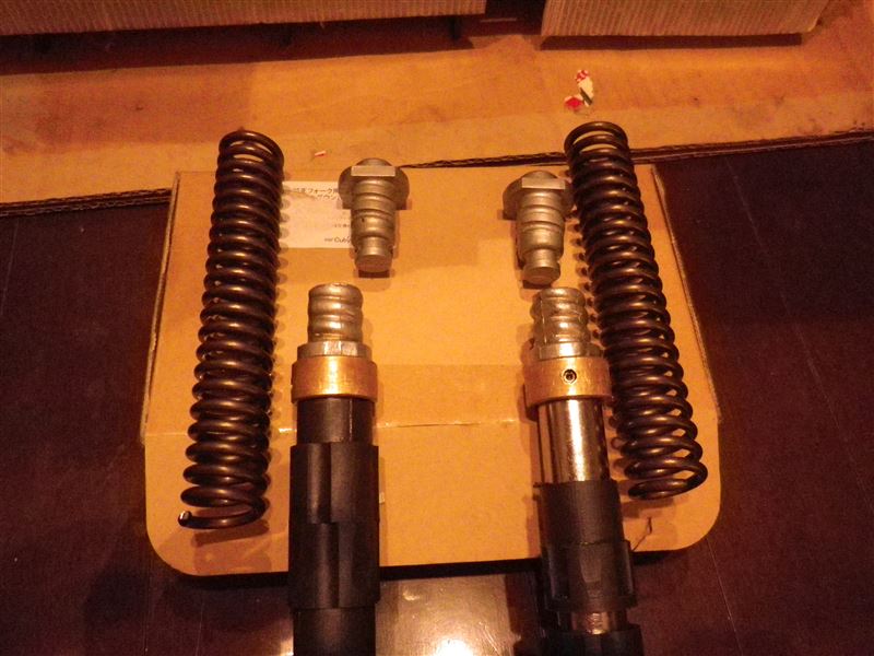 フロント強化スプリング・モンキーアッパーホルダー取り付け（ホンダ