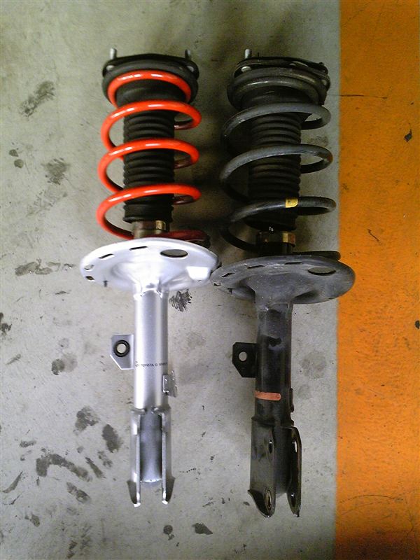 フロントサスペンション交換（トヨタ ヴォクシー・70系）by シグシグ