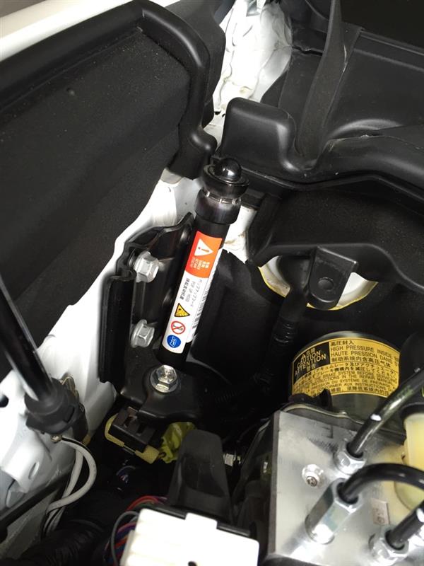 ポップアップフードキャンセラー取付け（トヨタ クラウンアスリート