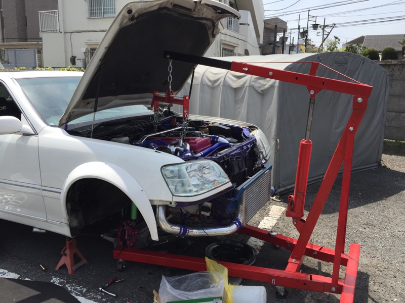 エンジンマウント交換とオイルパン脱着（トヨタ クラウンアスリート