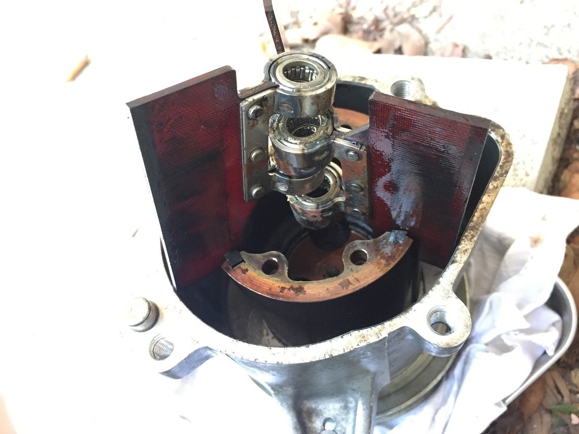 エアポンプ分解・清掃 その2 (FD3S)（マツダ RX-7・FD）by hiro72