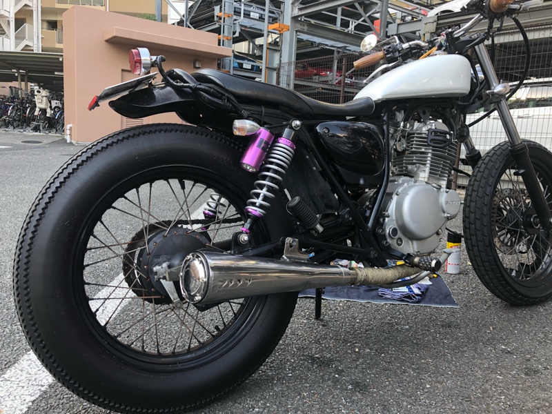 スーパートラップマフラー装着（スズキ グラストラッカー ビッグボーイ