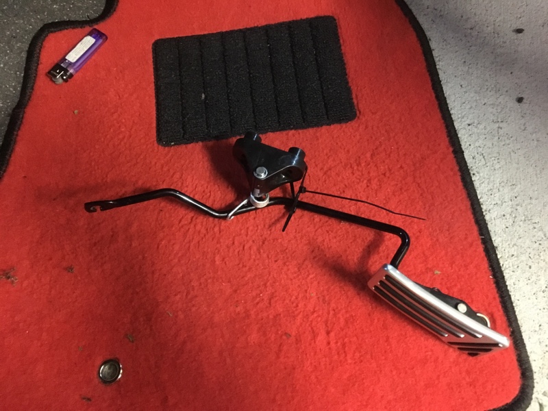 アリストを吊り下げアクセルペダルに（トヨタ アリスト・16系）by