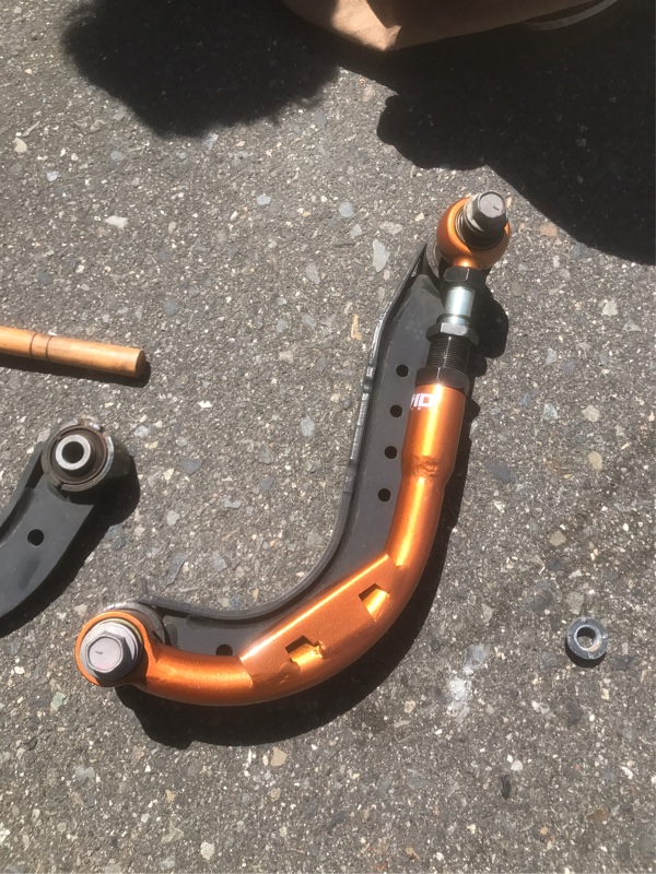 スーパースペック リアアッパーアーム交換（トヨタ アルファード・30系