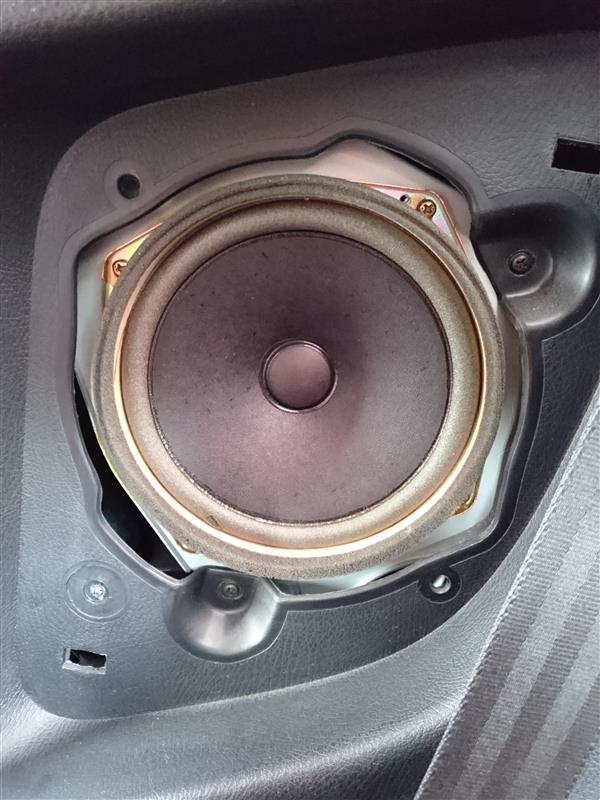 リアスピーカー交換(純正→ｶﾛｯﾂｪﾘｱ)（トヨタ スープラ・A80系）by ta