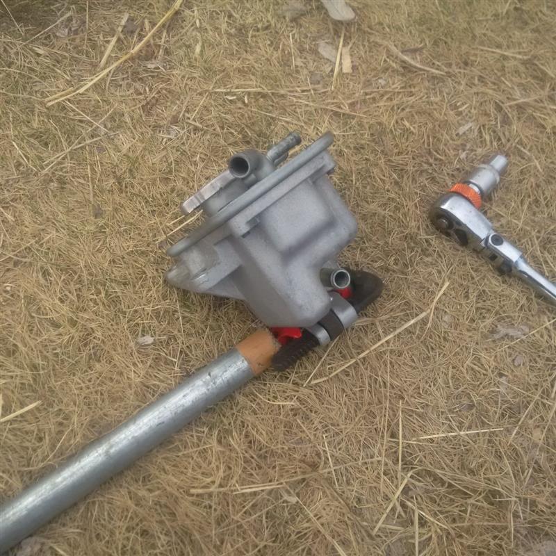 加圧給水タンクの水漏れ修理（スバル インプレッサ WRX STI・GC8/GF8