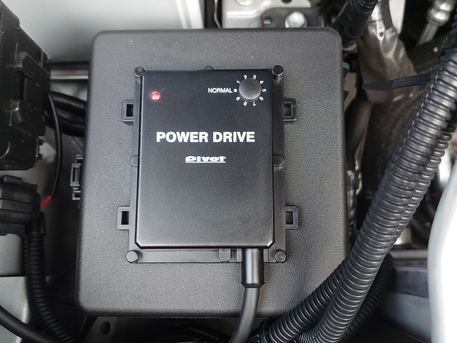 ピポット(Pivot)スズキジムニーJB64W用 サブコンPOWER DRIVE PDX-S1