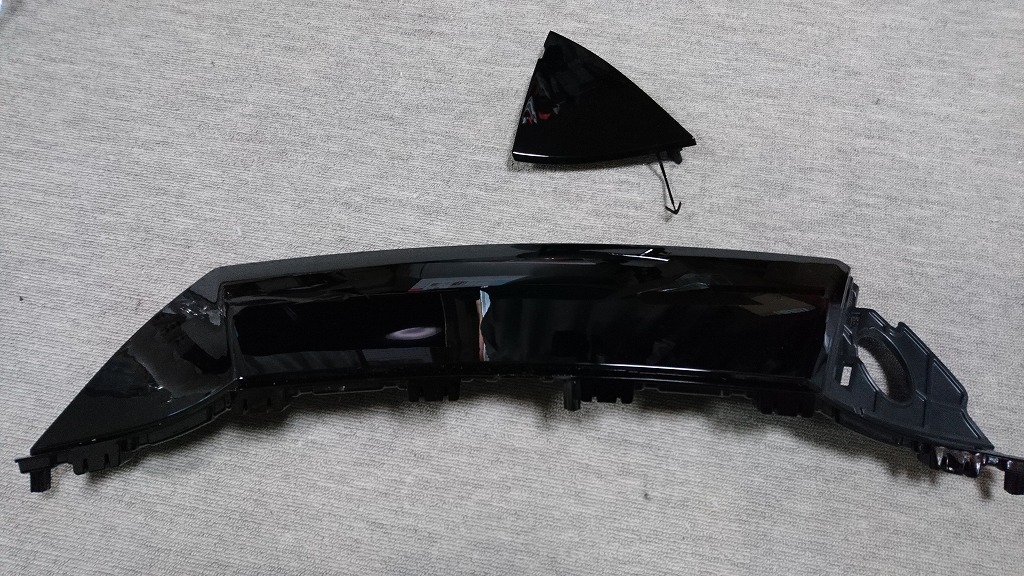 リヤバンパーブラケット、トーイングフックカバー交換① 66600km