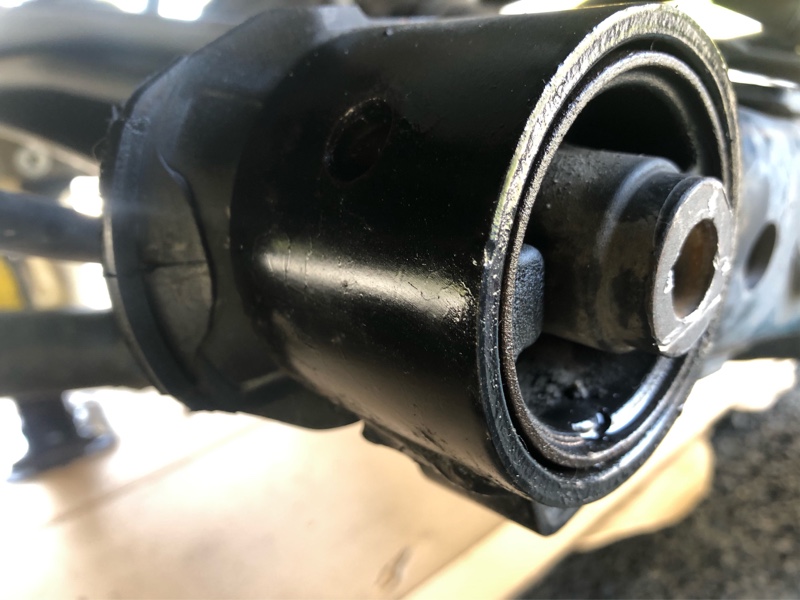 リアアクスルビームブッシュ交換・リアディファレンシャルサポートASSY