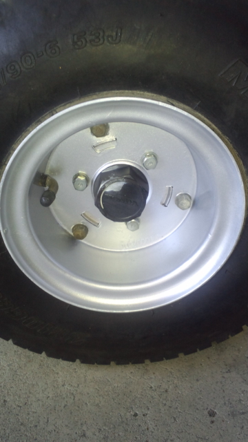 3穴ホイールから6穴ホイールへ（ホンダ ジャイロX）by 箱バン好き