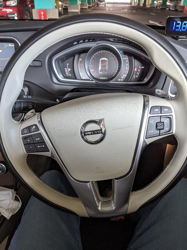 革巻きステアリングの塗装剥れ修理（ボルボ V40・MB/MD）by カライ