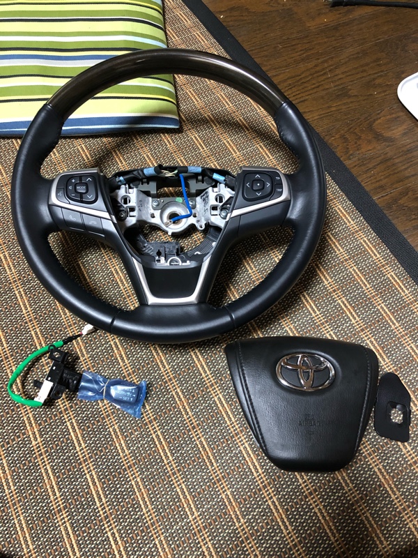 ハリアー60系 ステアリングスイッチ 美品 ノア・ヴォクシー 80 流用