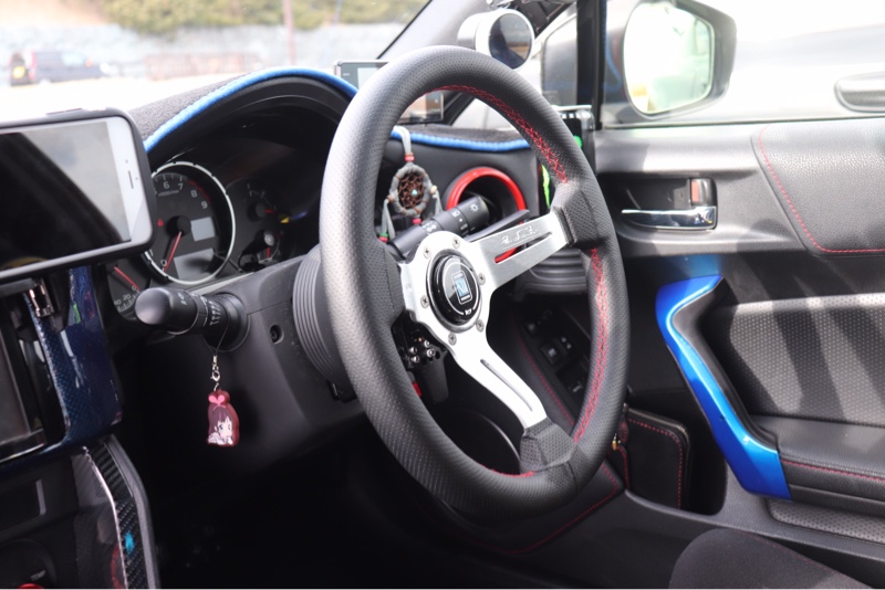 ナルディ？？ステアリング・跳ね上げ式クイックリリース取り付け