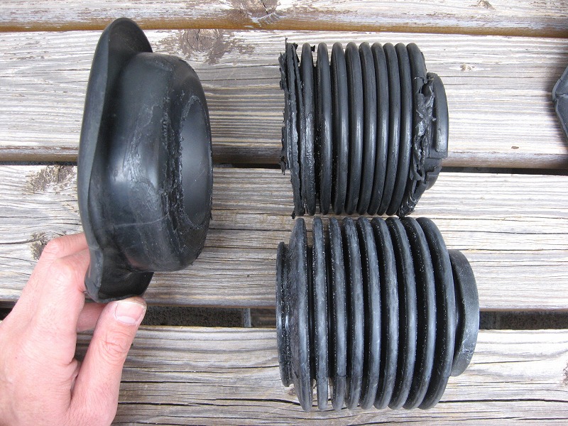 ストラット ダストカバー（日産 スカイライン・R30）by フジィ - みんカラ