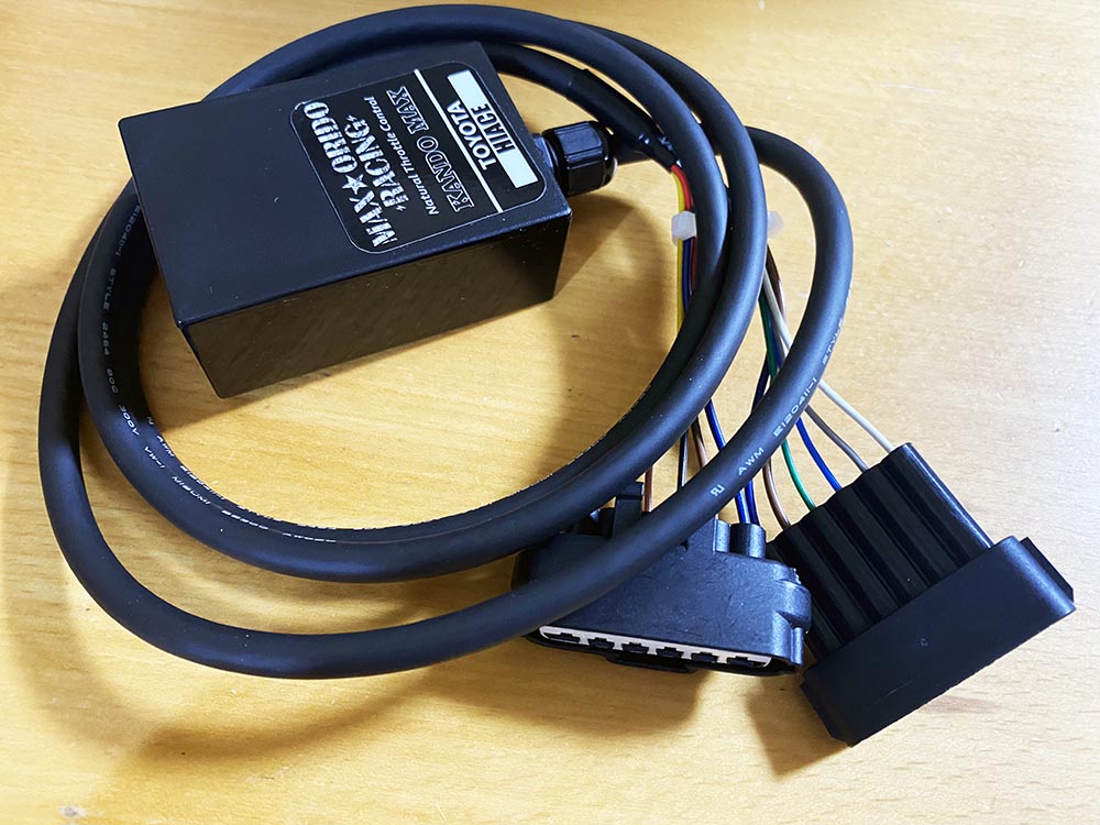 スロットルコントローラー取り付け（トヨタ ハイエースバン・H200系