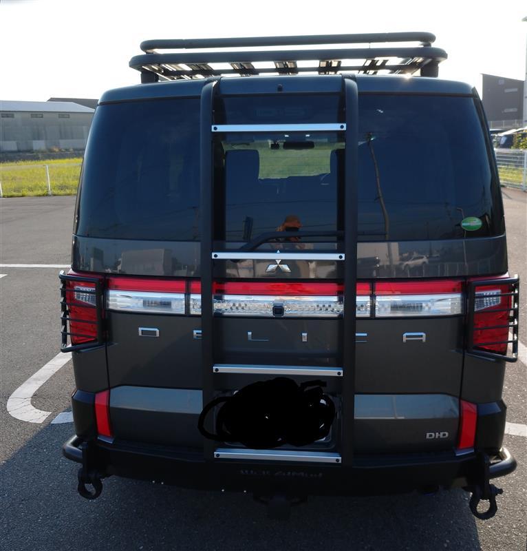 オートフラッグス バスターズ リアラダー取り付け（三菱 デリカD:5・CV