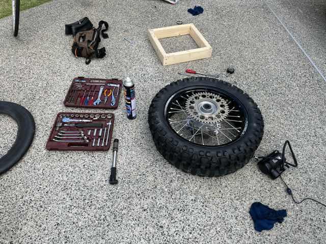 タイヤ交換 ピレリMT21 90/90/21 120/90/18（ホンダ XR250 MD30）by