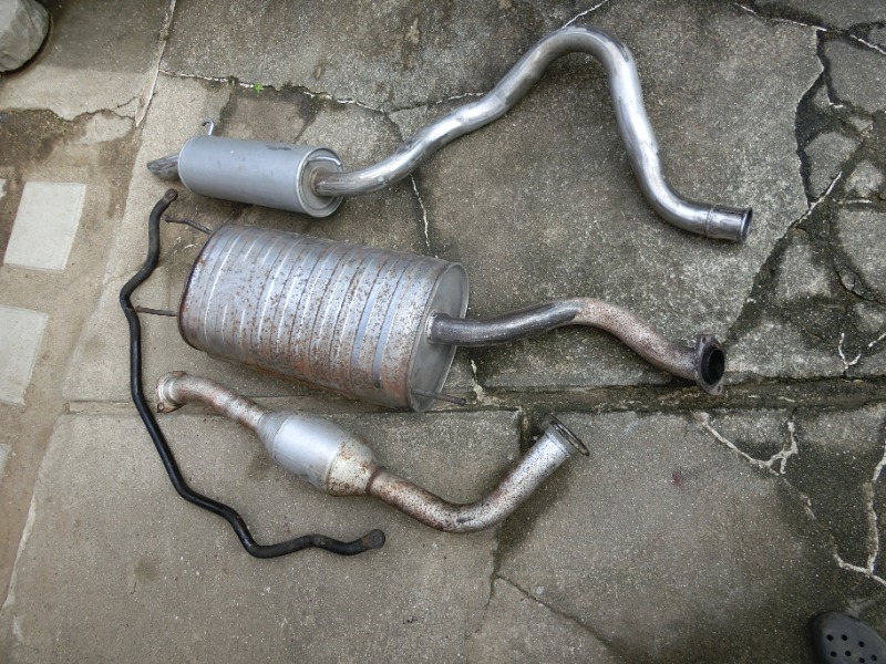 マフラー再塗装（トヨタ ランドクルーザー100・100系）by hdj101k