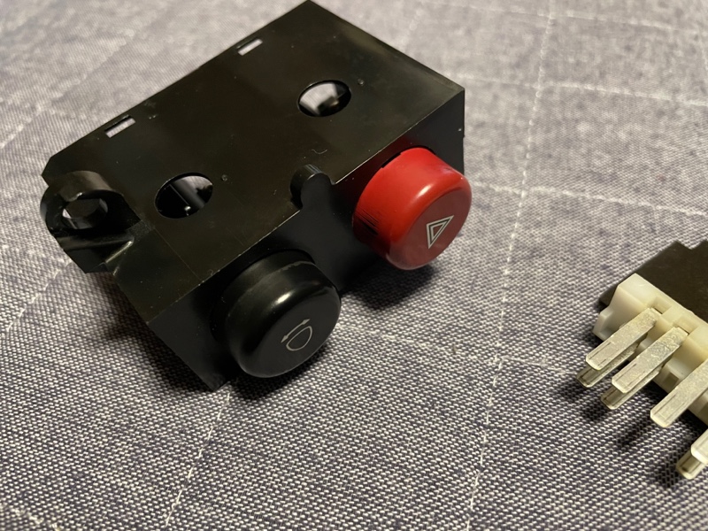 ハザードスイッチ修理（マツダ ユーノスロードスター・NA）by っちゃあ