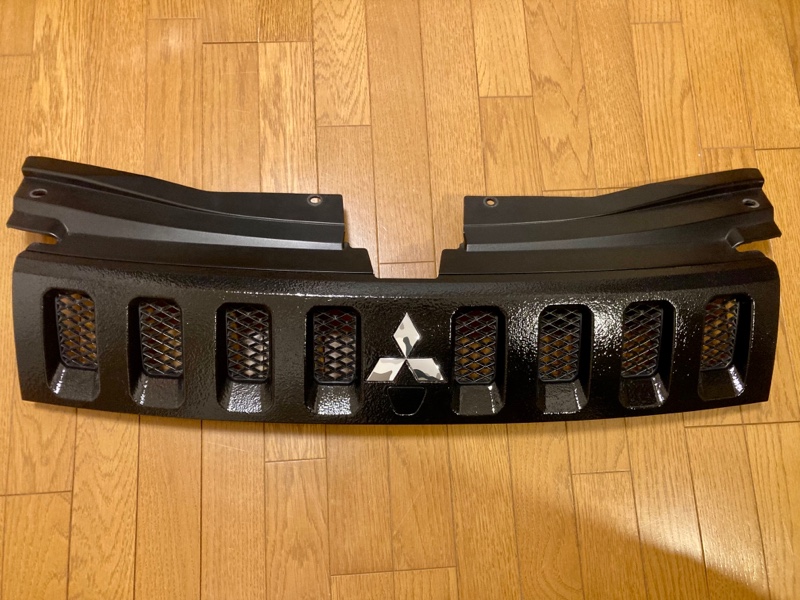 デリカD5 旧型グリルチッピング塗装✨（三菱 デリカD:5・CV1W/CV2W