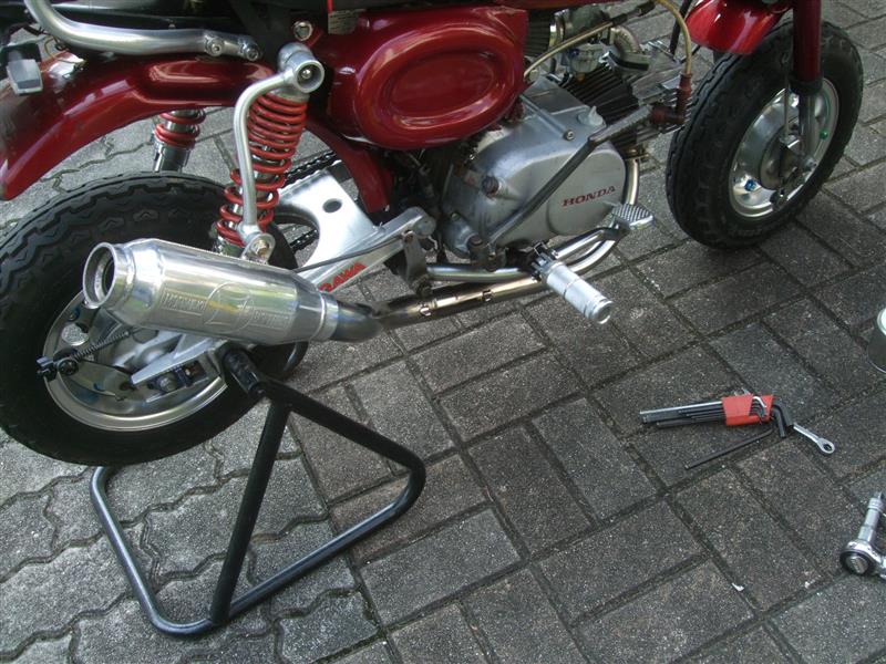 モリワキ チタンモンスター取り付け（ホンダ モンキー Z50J）by yoshi