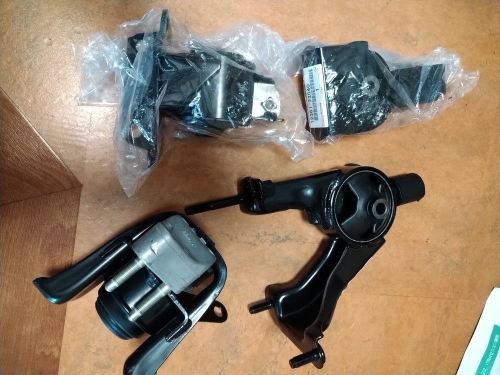 エンジンマウント交換（トヨタ セリカ・T230系）by nanaさん - みんカラ