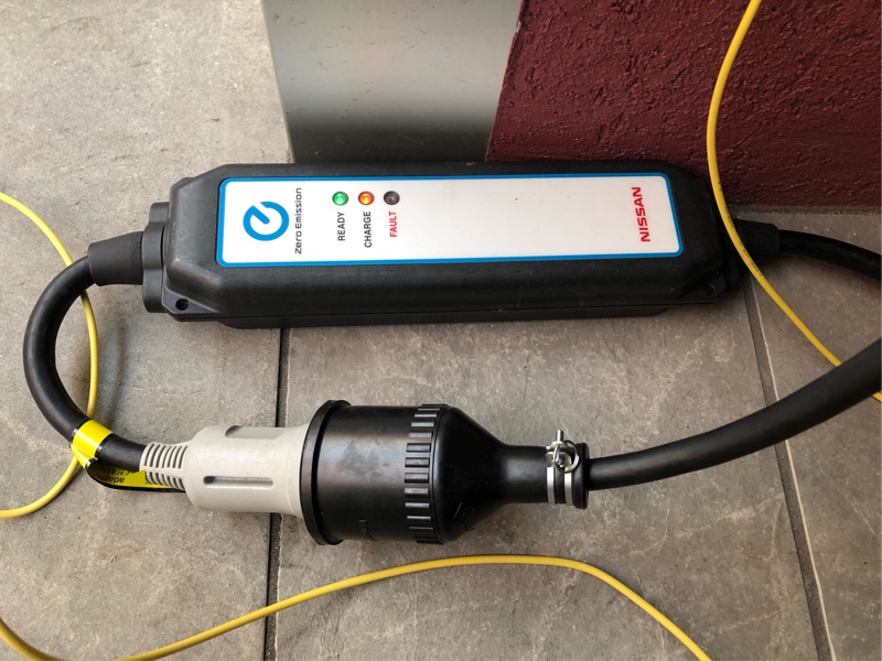 100V充電開始しました（三菱 アウトランダーPHEV・GG2W/GG3W型）by