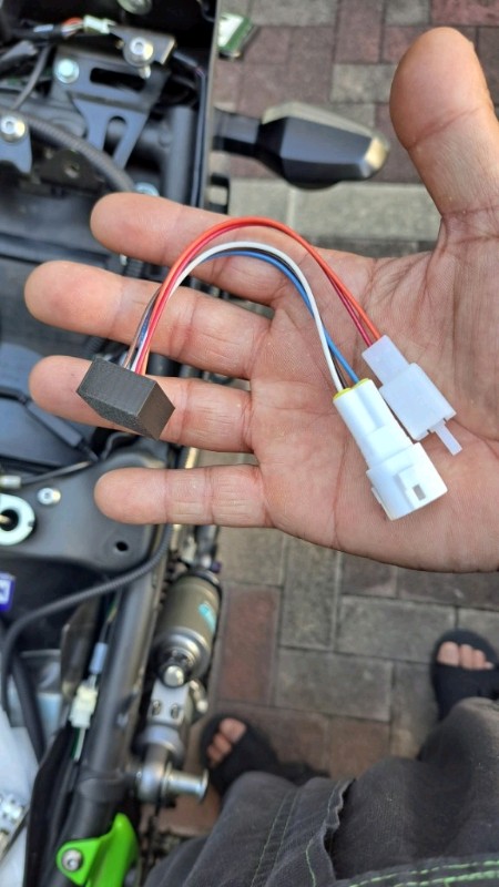 排気デバイスサーボモーター取り外し（カワサキ ZRX1200 DAEG）by