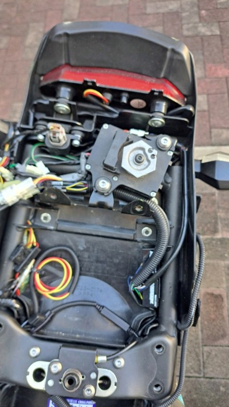 排気デバイスサーボモーター取り外し（カワサキ ZRX1200 DAEG）by