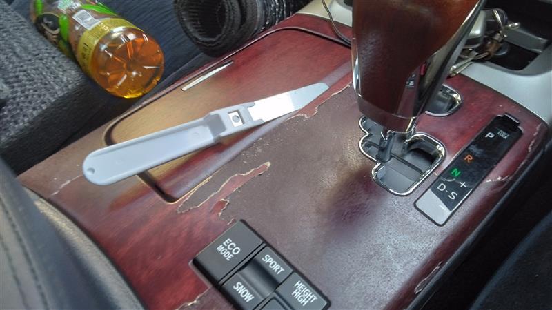 センターコンソール ウッドパネル剥がし！（トヨタ クラウンマジェスタ