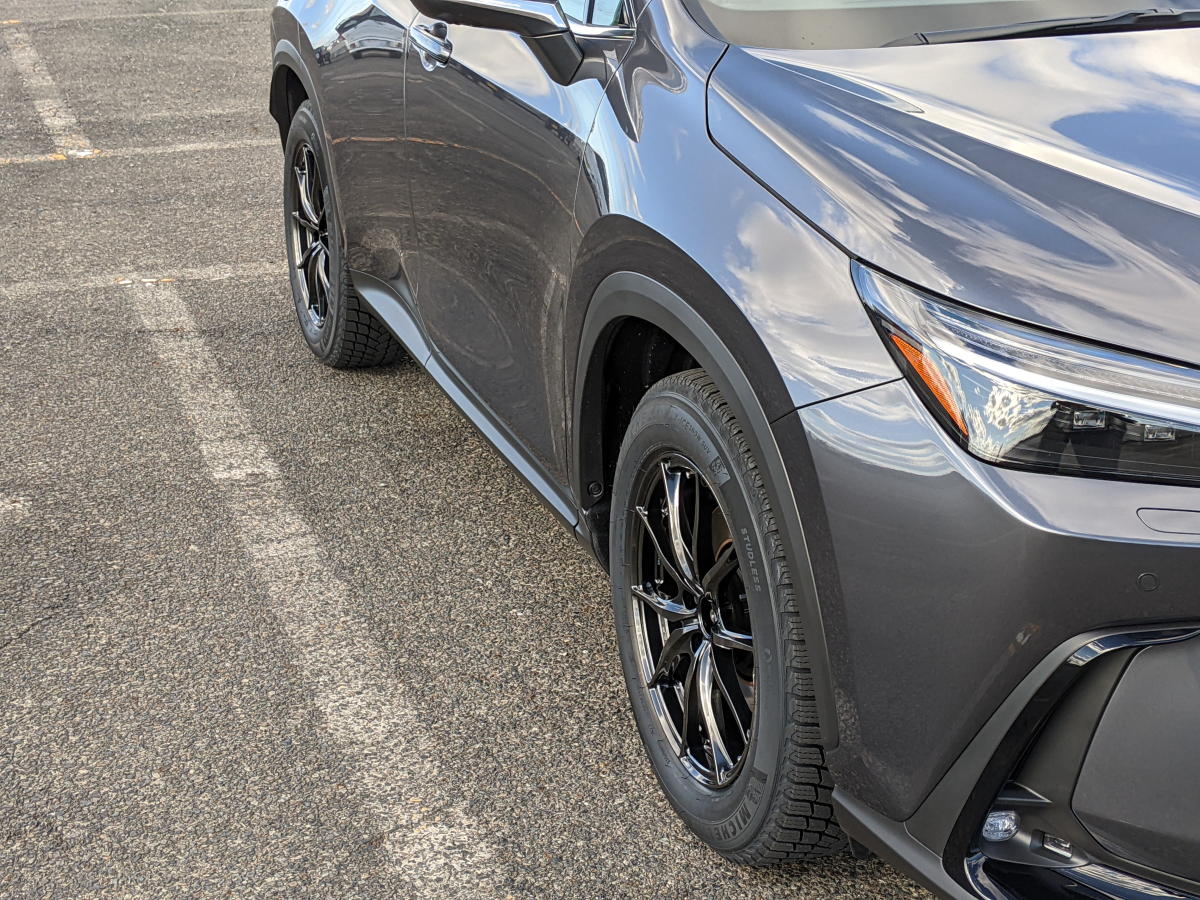 スタッドレスタイヤに交換と空気圧センサーIDコード新規登録（レクサス