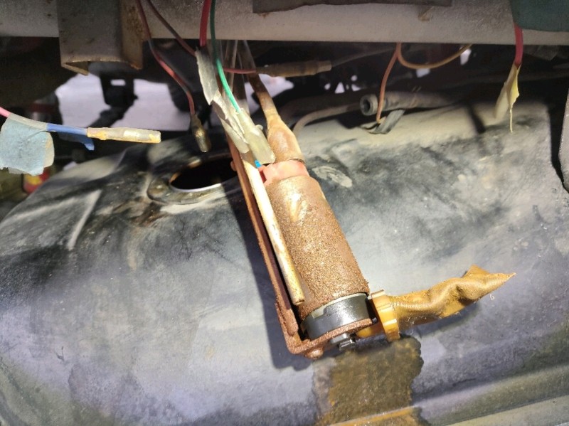 燃料ポンプ交換（スズキ ジムニー・JA11）by ペガサスマヨ山 - みんカラ