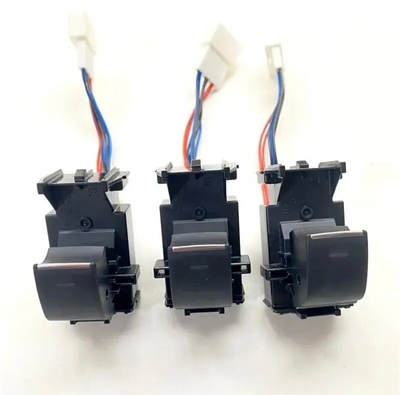 パワーウインドウスイッチ交換(助手席、後席)（トヨタ カローラクロス