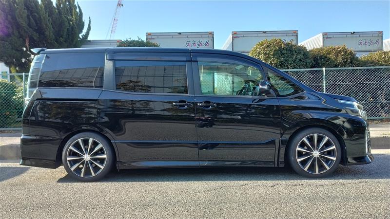 ダウンサスへ交換 リア（トヨタ ヴォクシー・80系）by pogu - みんカラ