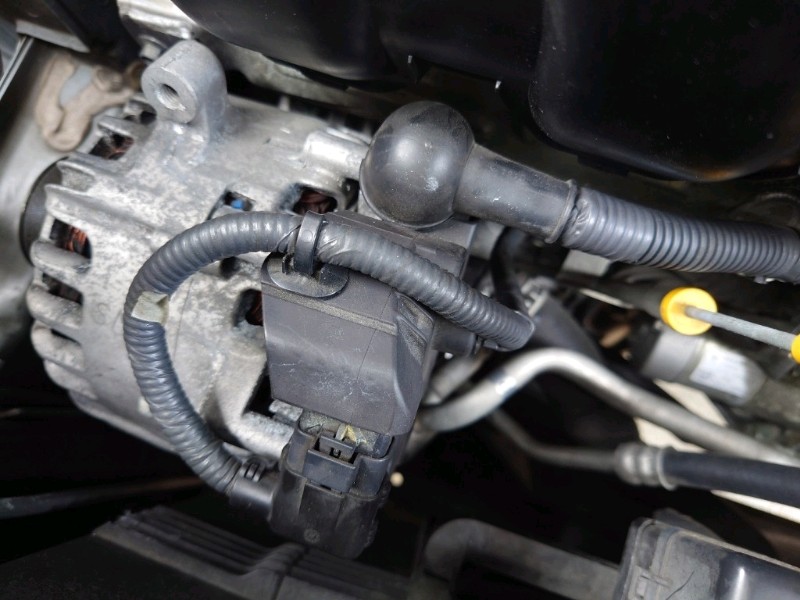 C26 オルタネーター交換（日産 セレナ・C26）by ざきとろ - みんカラ