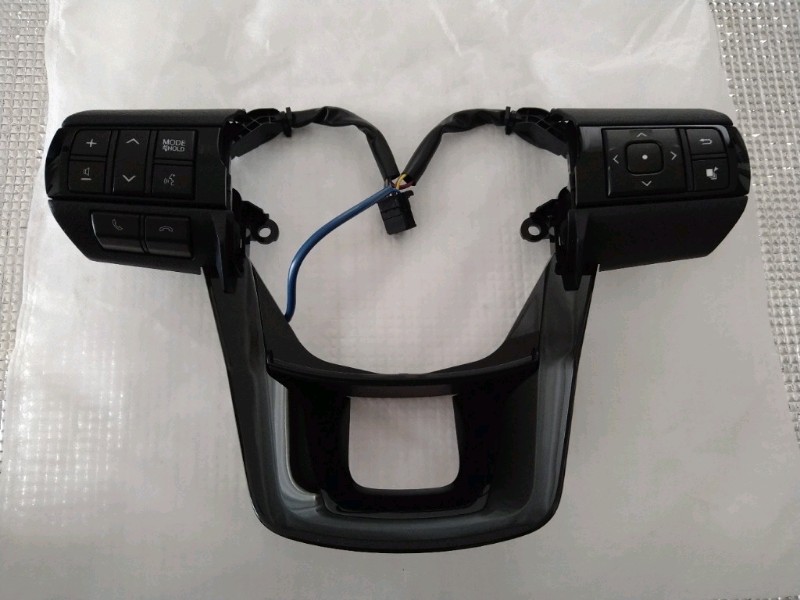 トヨタ純正ステアリング交換（ステアリングスイッチ編）（トヨタ