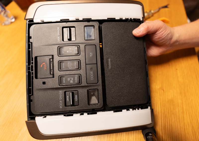 高輝度フロントルームランプ 交換 その2 40ヴェルファイア 40