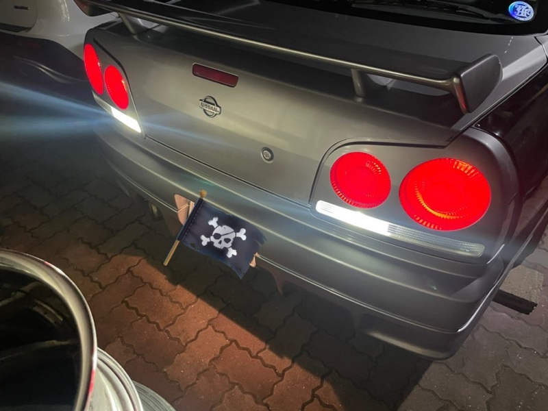 寒冷地仕様バックフォグ付きテールランプ交換（日産 スカイライン・R34