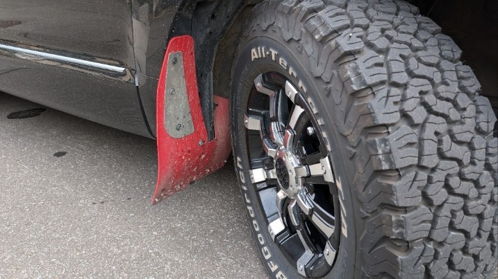 冬支度（マッドフラップ純正戻し）（三菱 デリカD:5・CV1W/CV2W/CV4W