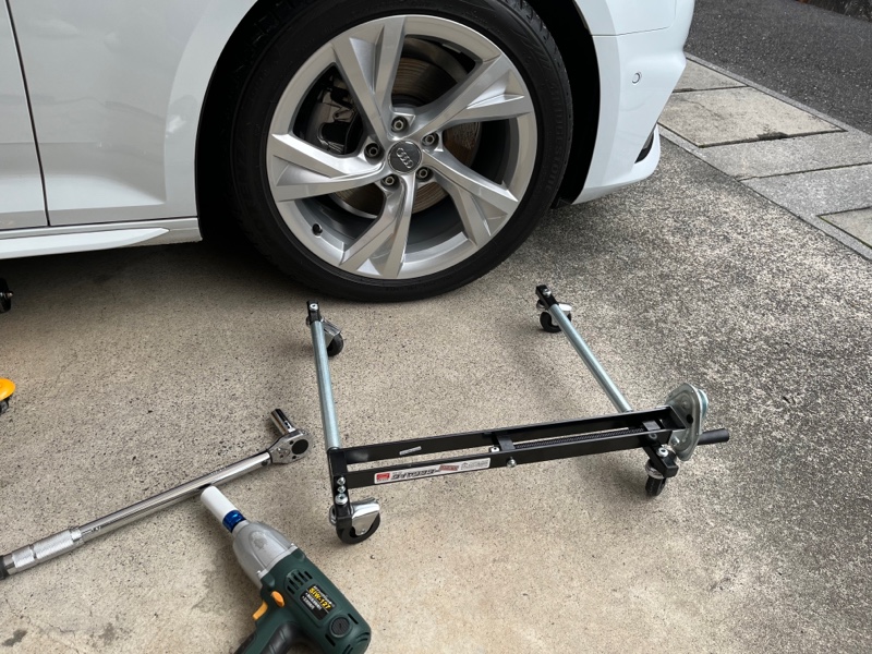 スタッドレスに交換（アウディ A4 アバント (ワゴン)・B9）by ビワパパ