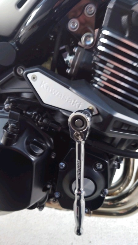 純正エンジンスライダー取り外し（カワサキ Z900RS）by せい1974