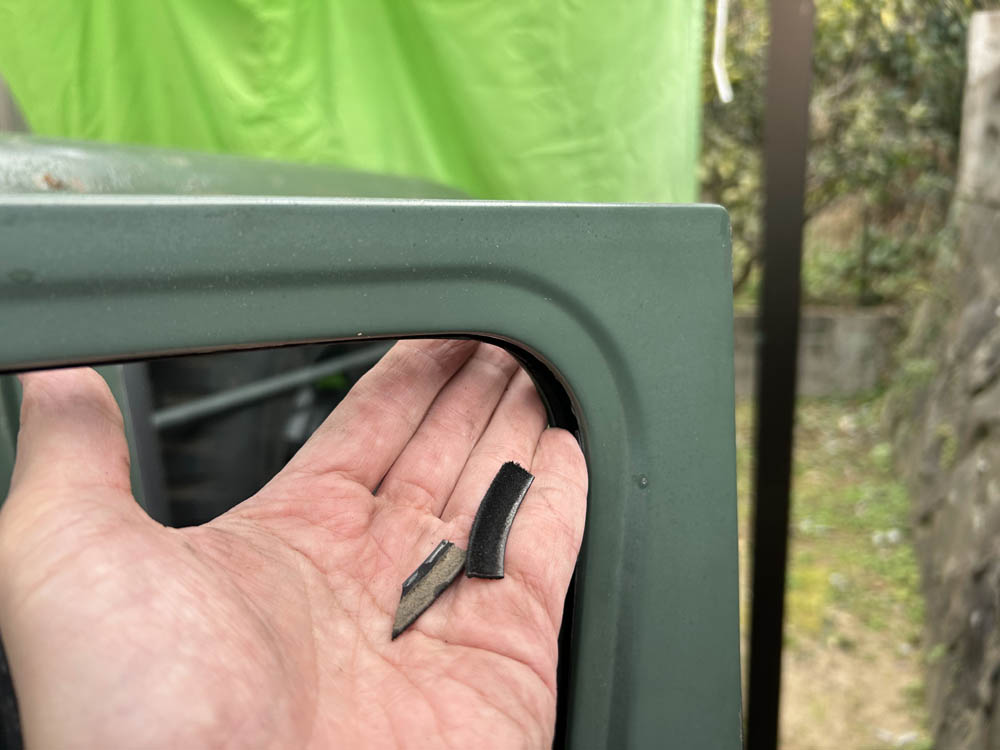 助手席側ガラスランチャンネル、ウェザーストリップ交換その①（スズキ