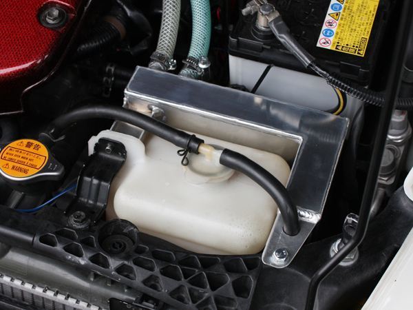 ブローバイセパレータ RST(アールエスティー)のオイルキャッチタンクの