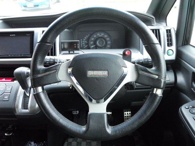 Millenium Evo Steering Wheel momo(モモ)のステアリングの口コミ