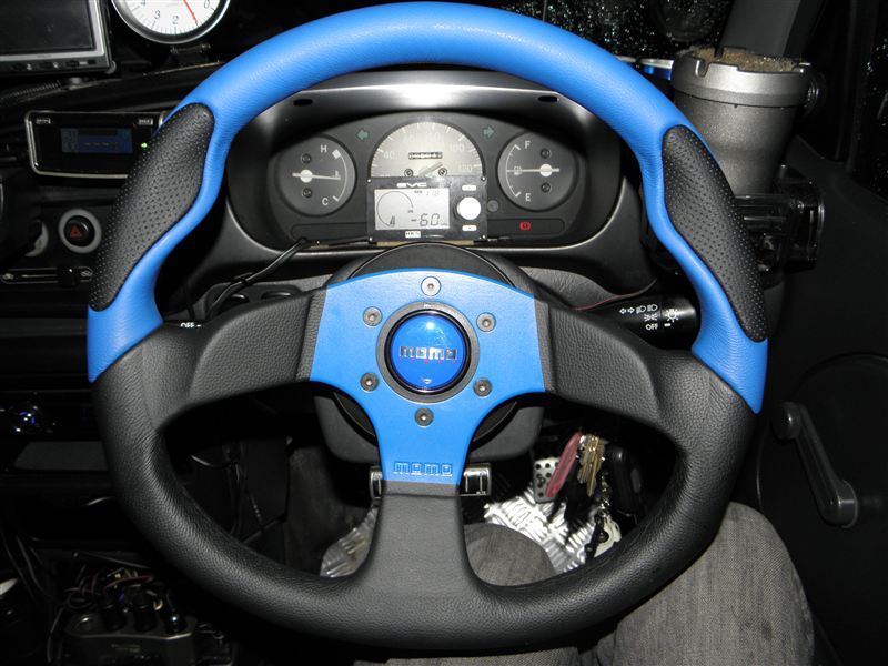 COMMANDO 2 ブルー momo(モモ)のステアリングの口コミ・パーツレビュー