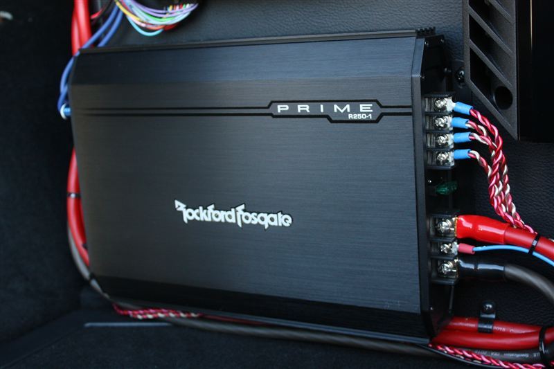 R250-1 Rockford Fosgate(ロックフォードフォスゲート)のアンプの